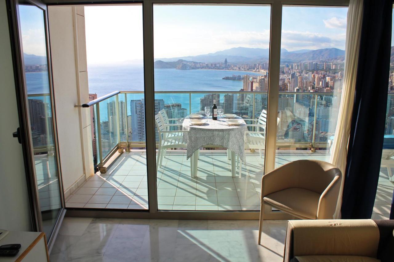Skyline 26 Stunning Sea Views From A 2-Bedroom Apartment On The 26Th Floor เบนิดอร์ม ภายนอก รูปภาพ