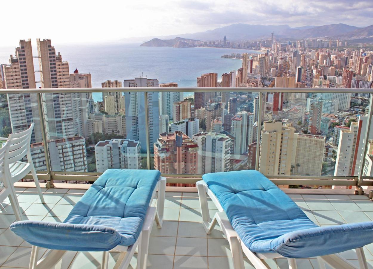 Skyline 26 Stunning Sea Views From A 2-Bedroom Apartment On The 26Th Floor เบนิดอร์ม ภายนอก รูปภาพ