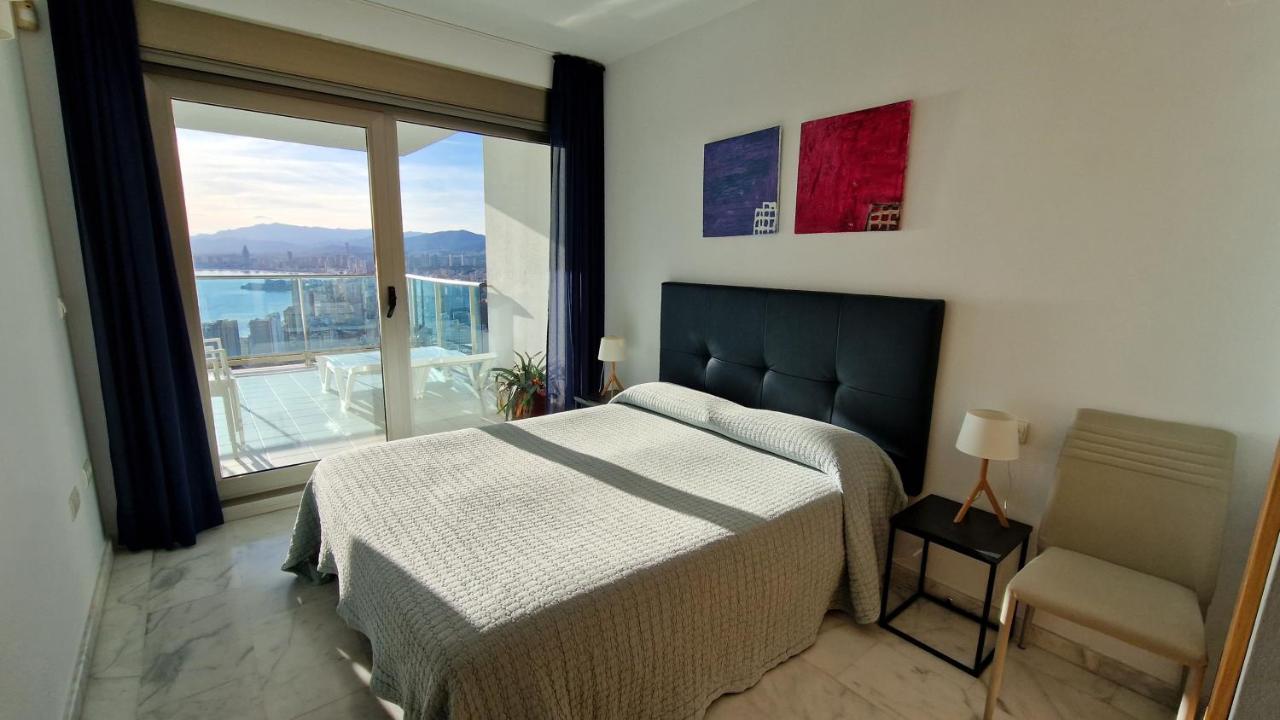 Skyline 26 Stunning Sea Views From A 2-Bedroom Apartment On The 26Th Floor เบนิดอร์ม ภายนอก รูปภาพ