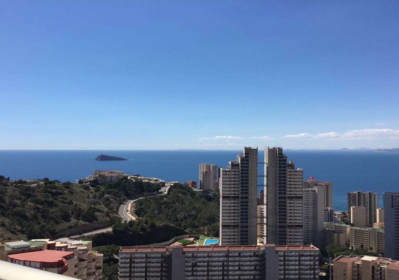 Skyline 26 Stunning Sea Views From A 2-Bedroom Apartment On The 26Th Floor เบนิดอร์ม ภายนอก รูปภาพ