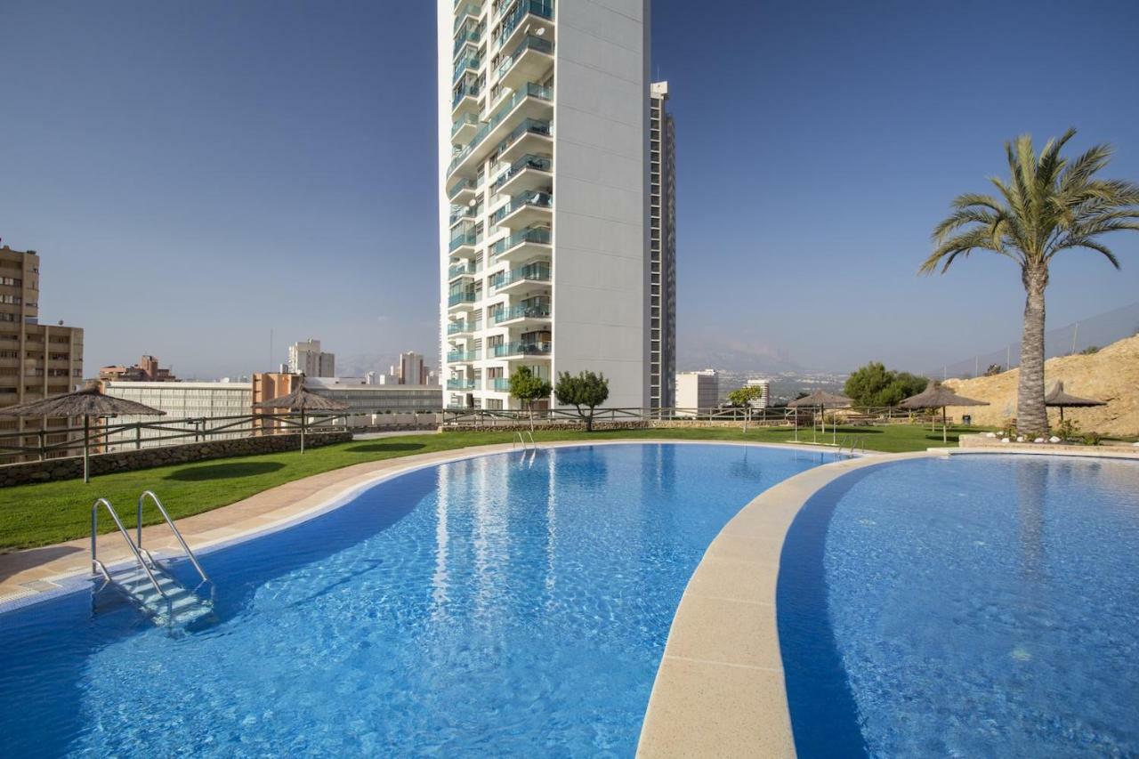 Skyline 26 Stunning Sea Views From A 2-Bedroom Apartment On The 26Th Floor เบนิดอร์ม ภายนอก รูปภาพ